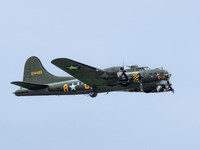 Boeing B17G Flying Fortess Sally B .2