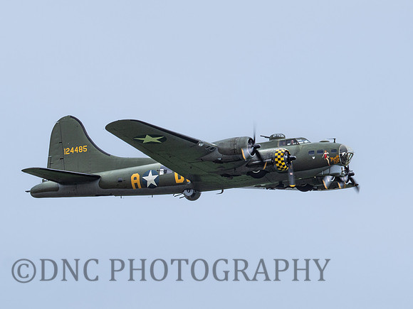 Boeing B17G Flying Fortess Sally B .2