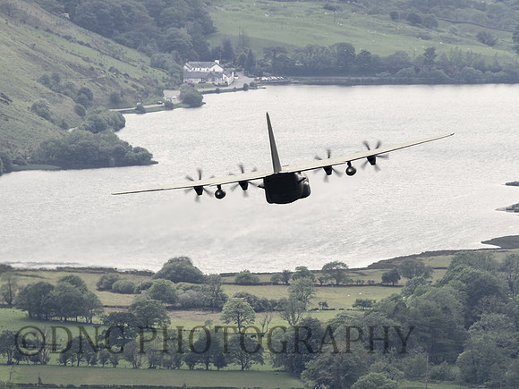 RAF C-130J Hercules C5 ZH866 approaches Tal-L-Llyn lake 07.06.21