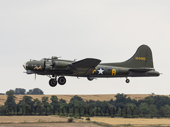 Boeing B-17G 'Sally B' .