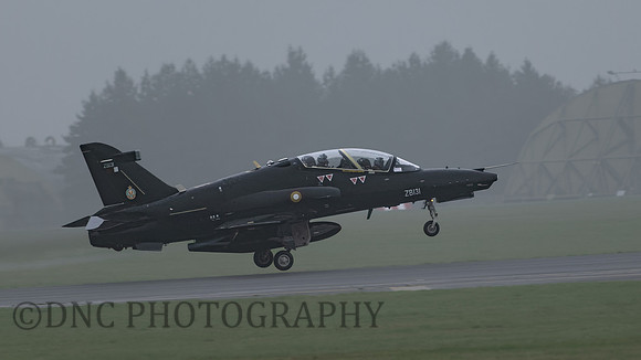 Qatar Emiri Air Force BAE Hawk T.2 Mk167 ZB131 touch and go..