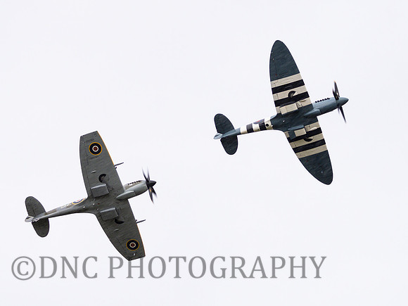 BBMF Spitfire Mk XIX PM631 & Spitfire MkXVIe TE311