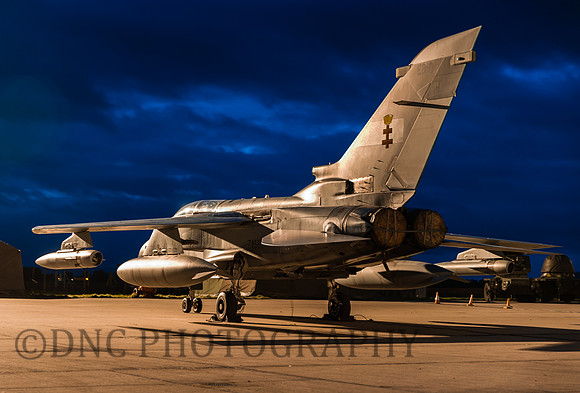 RAF Panavia Tornado GR4 ZA560 EB-Q 41 (R) TES Sqn.....