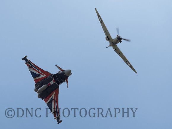 BBMF Spitfire MKIIa P7350 & Typhoon Display XJ914 'Blackjack'
