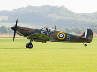 Flt Lt Andy Preece lands Spifire MkII P7530