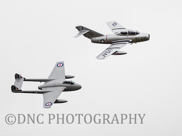 de Havilland Vampire FB.52 WA123 & MIG-15 UTI TC-616