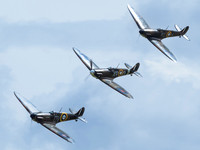 Hawker Hurricane Mk.1 P2902 DX-R, Mk.1 P2921 L-GZ, Mk.1 R4118 UP-W