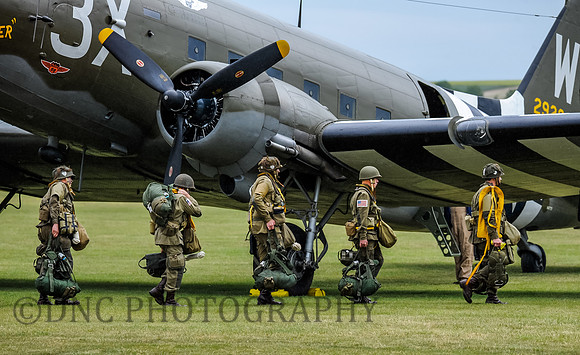 Paras boarding