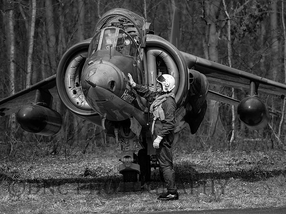 Hawker Siddley P.1127 VX279 Pilot inspects