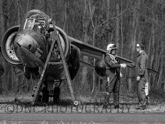 Hawker Siddley P.1127 VX279 Pilot greets ground crew