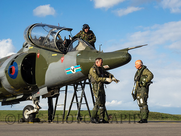 Hawker Siddley Harrier T.4 XZ146 Crew