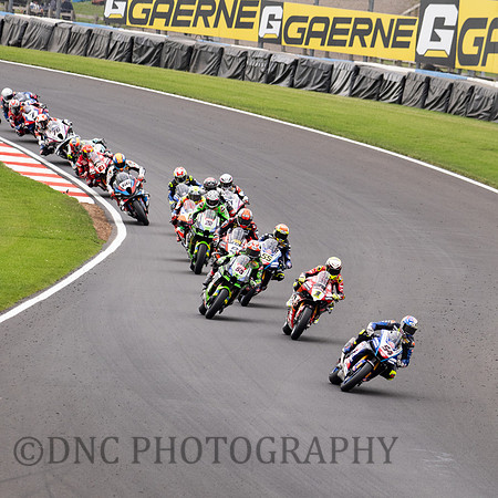 Toprak Razgatlioglu Pata Yamaha Prometeon WorldSBK Yamaha YZ-F R1 leads lap 1 Race 2 start1