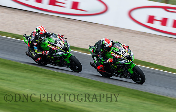 Tim Sykes leads Jonathan Rea Race 1