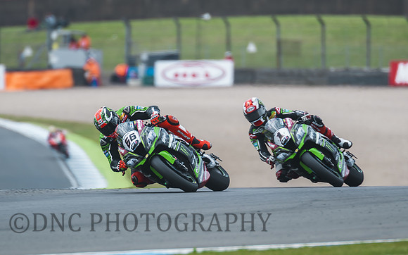 Tom Sykes leads Jonathan Rea Kawasaki ZX-10R race 2