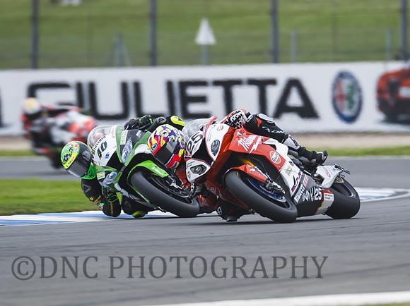 Josh Brookes BMW S1000RR battles with Roman Ramós Kawasaki ZX-10R
