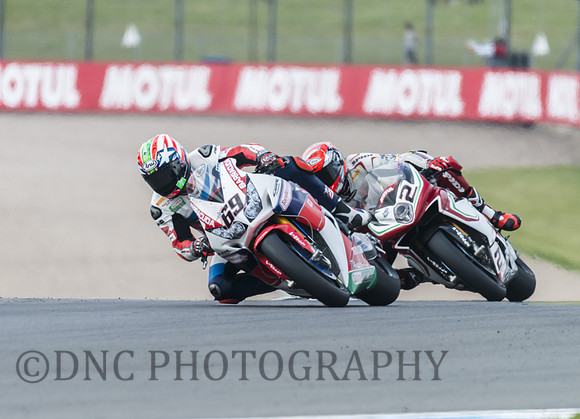 Nicky Hayden Honda CBR1000RR SP leads Leon Camier MV Agusta 1000 F4