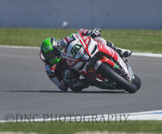Eugene Laverty Milwaukee Aprilia RSV4 RF WSBK