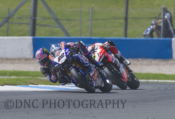 Alex Lowes leads Chas Davies race two