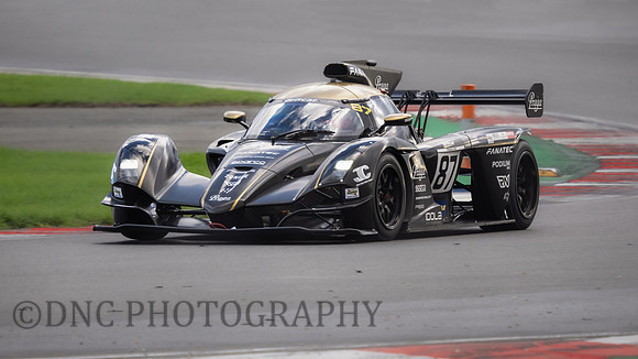 87 Jimmy Broadbent & Geordie Mutch Fanatec Praga Team 87 Praga R1