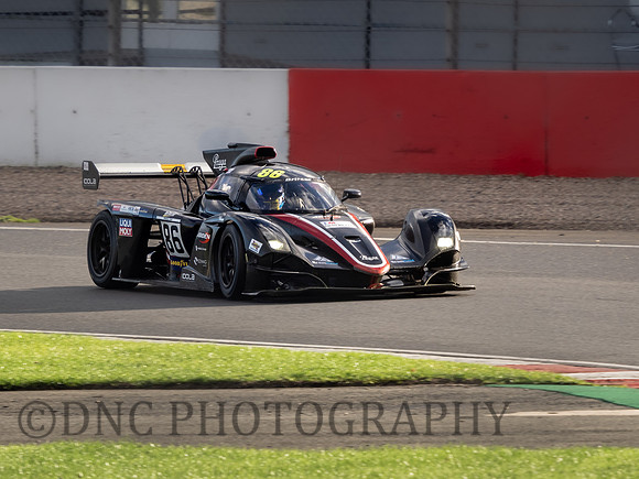 86 Dominic Paul & Alex Idola Motorsport Praga R1.