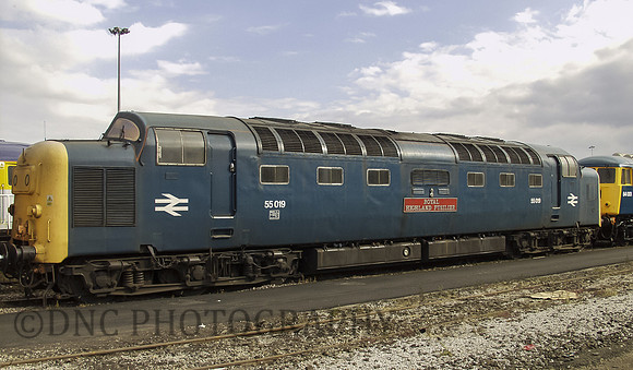 BR Class 55 Deltic 550019 Royal Highland Fusiliers