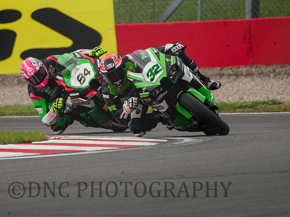 Isaac Vinales Kawasaki ZX-10RR leads Loris Cresson Kawasaki ZX-10RR