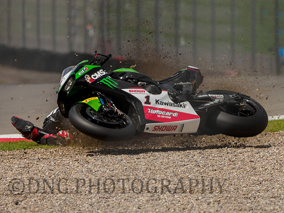 Jonathan Rea KRT Kawasaki ZX-10RR Race 2 crash Coppice corner