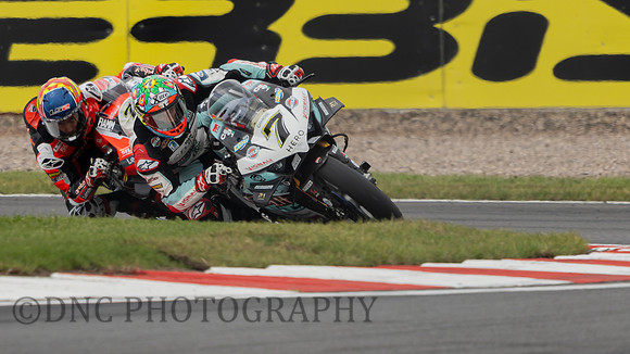 Chas Davies GoEleven Ducati Panigale V4 R leads Michael Ruben Rinaldi Aruba.it Ducati Panigale V4 R