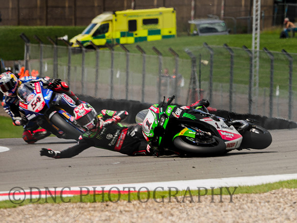 Jonathan Rea KRT Kawasaki ZX-10RR Race 2 crash Coppice corner