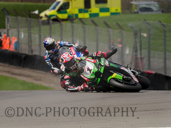 Jonathan Rea KRT Kawasaki ZX-10RR Race 2 crash Coppice corner