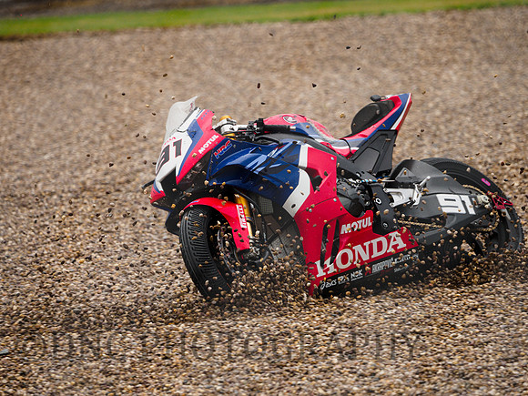 Leon Haslam HRC Honda CBR1000 RR-R Super Pole Crash Coppice corner