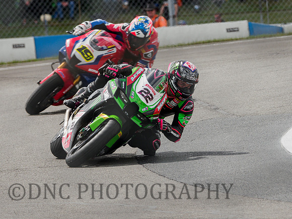 Alex Lowes KRT Kawasaki ZX-10RR leads Alvaro Bautista HRC Honda CBR1000 RR-R
