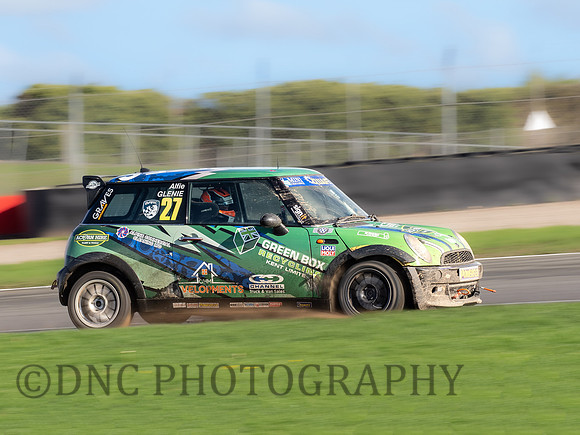 27 Alfie Glenie Graves Motorsport Quaife Mini Challenge
