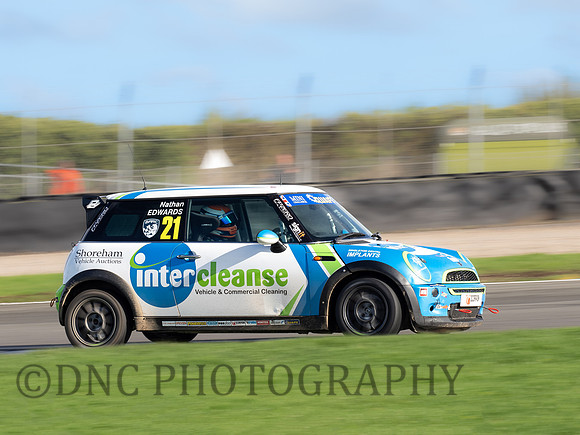 21 Nathan Edwards EXCEL R8 Motorsport Quaife Mini Challenge