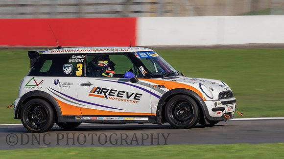3 Sophie Wright AReeve Motorsport Quaife Mini Challenge