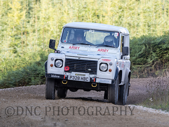410 Keith Harvey & Josephina Harris Land Rover Defender 90 XD Wolf