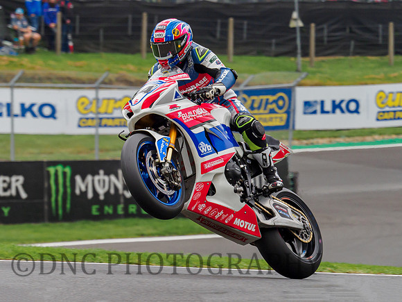 Tim Neave Buildbase Suzuki GSX-R1000