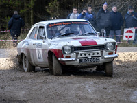 21  Ian Drummond & Yvonne Coppin Ford Escort RS2000