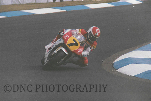 Niall McKenzie Suzuki RGV500......