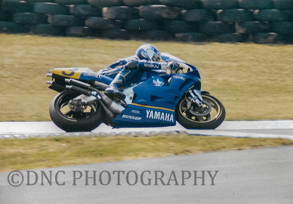 Christian Sarron Gauloises Blondes Yamaha Mobil 1 Yamaha YZR500...