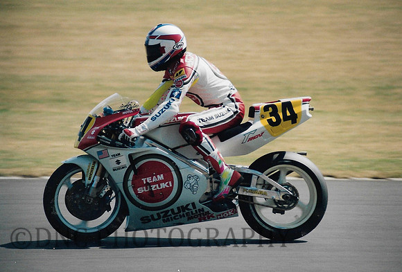 Kevin Schwantz Suzuki RGV500.........