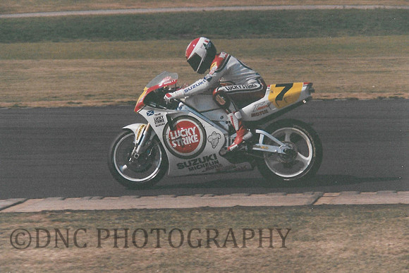 Niall McKenzie Suzuki RGV500.....