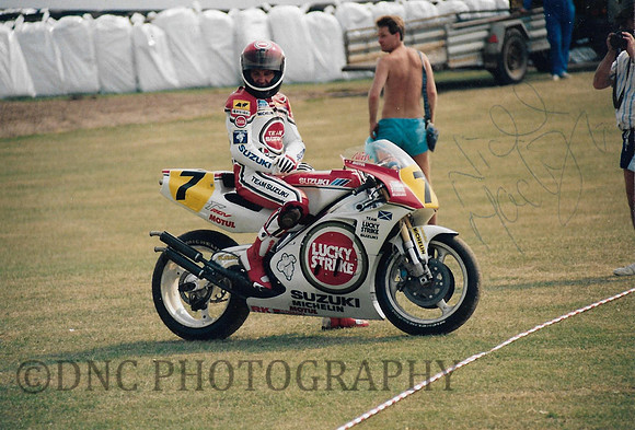 Niall McKenzie Suzuki RGV500.......