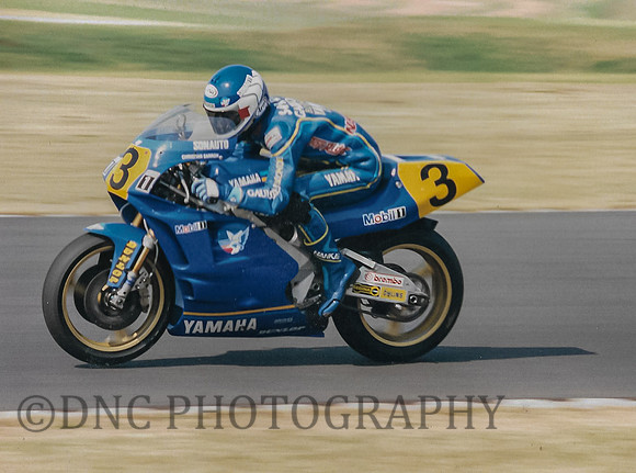 Christian Sarron Gauloises Blondes Yamaha Mobil 1 Yamaha YZR500.
