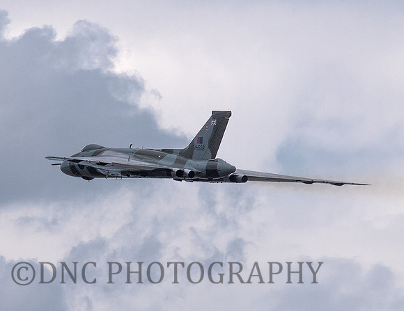 Vulcan XH558