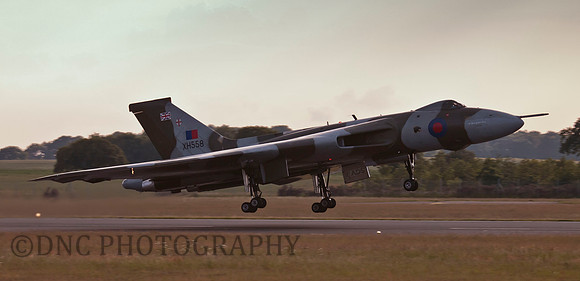 Vulcan XH558