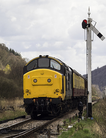 Class 37 37264 approaches Levisham with the 14.00 from Pickering