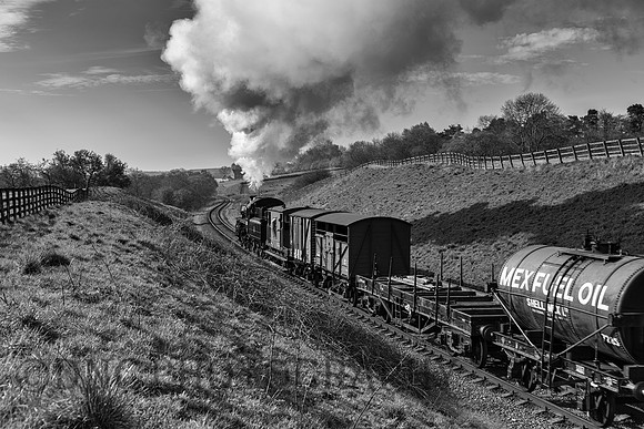 BR Std 4 76001 (76079) heads towards Moorgates