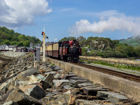 David Lloyd George steams away from Porthmadog