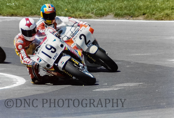 Darren Dixon Suzuki GSX-R750 Brian Morrison Honda RC30 Mallory Park